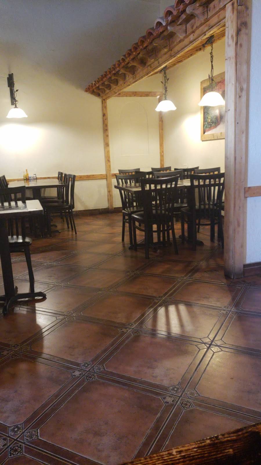 Los Abuelos Mexican Restaurant | restaurant | 127 Booneville, Natchez Trace Pkwy, Booneville, MS 38829, USA | 6627280405 OR +1 662-728-0405