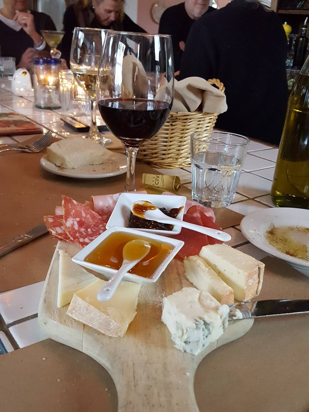 Osteria La Civetta | restaurant | 133 Main St, Falmouth, MA 02540, USA | 5085401616 OR +1 508-540-1616