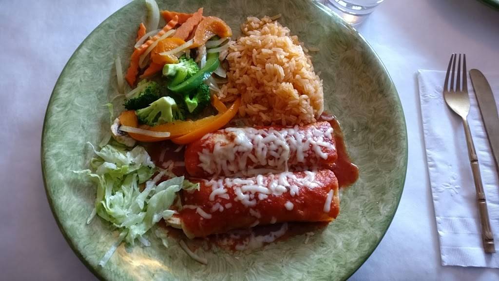 Sabinos Latin & Asian Bistro | restaurant | 208 W Wisconsin Ave, Neenah, WI 54956, USA | 9209699549 OR +1 920-969-9549