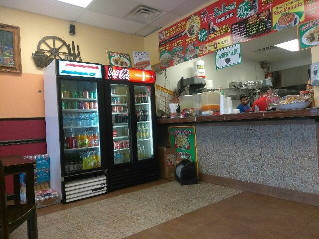 Tres Salsas Taqueria | restaurant | 9575 Scyene Rd, Dallas, TX 75227, USA | 2142755565 OR +1 214-275-5565