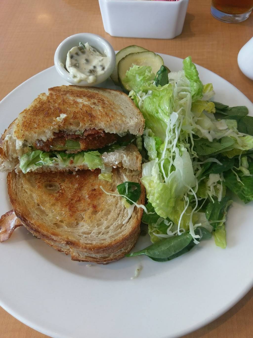 Meadowlark Restaurant | restaurant | 5531 Far Hills Ave, Dayton, OH 45429, USA | 9374344750 OR +1 937-434-4750