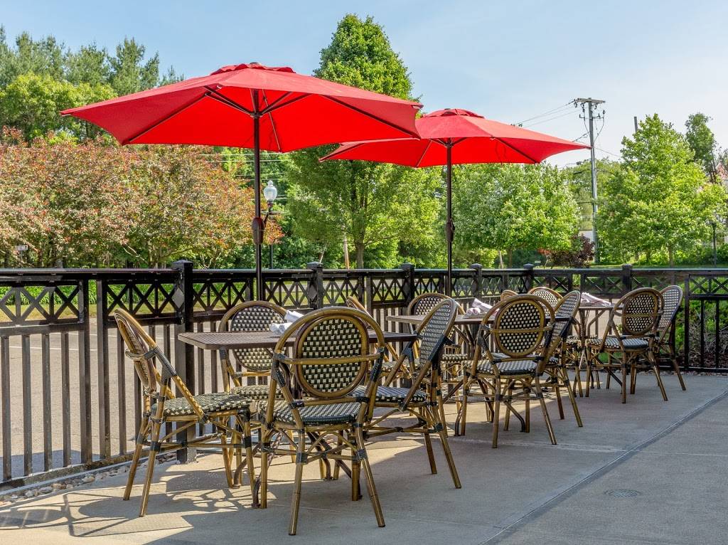 Tavern In The Square | restaurant | 318 Main St, Northborough, MA 01532, USA | 5083933111 OR +1 508-393-3111