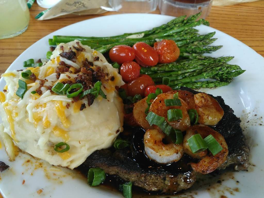 Chilis Grill & Bar | meal takeaway | 10237 N Metro Pkwy W, Phoenix, AZ 85051, USA | 6029974600 OR +1 602-997-4600