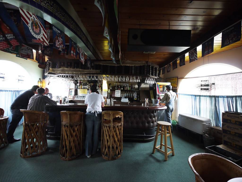 El Campeon | restaurant | 1175 Harvard Blvd, Santa Paula, CA 93060, USA | 8052297257 OR +1 805-229-7257