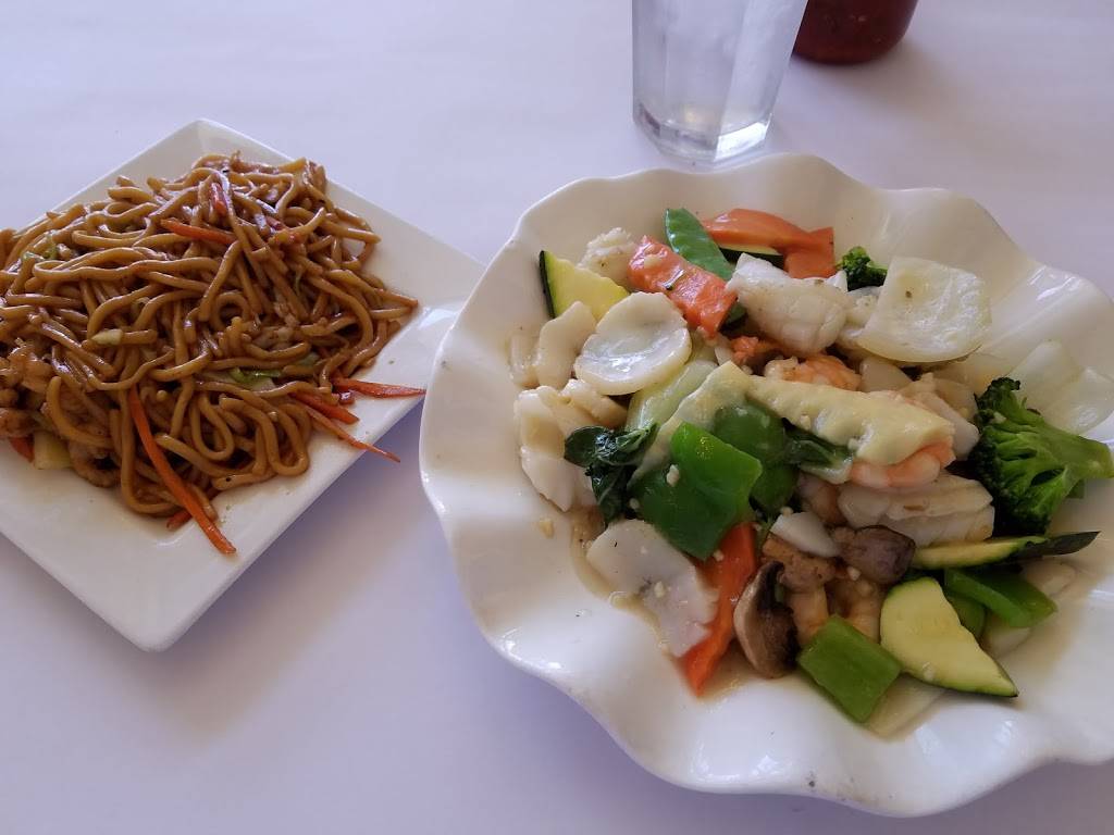 Shangri La China Bistro Restaurant | restaurant | 1300 McHenry Ave, Modesto, CA 95350, USA | 2095297968 OR +1 209-529-7968