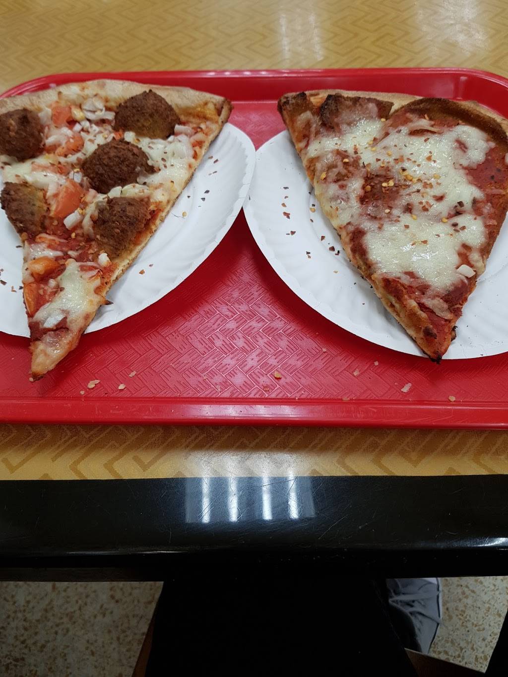 Bennys Famous Pizza | restaurant | 4514 13th Ave, Brooklyn, NY 11219, USA | 7184382369 OR +1 718-438-2369