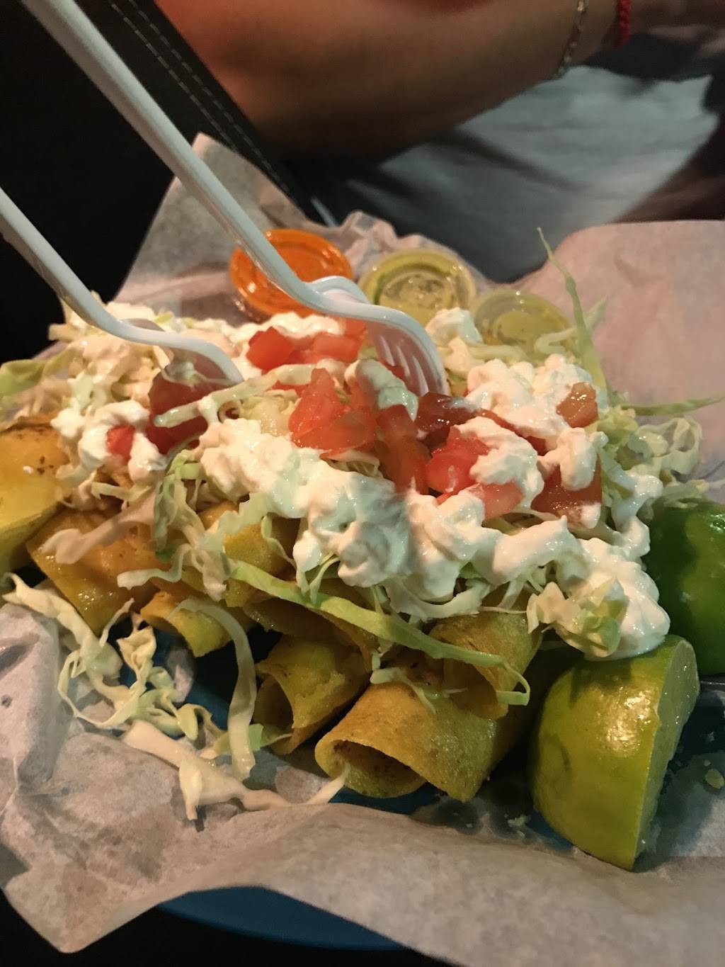 Taqueria Barboza | restaurant | 100-140 NW 24th St, San Antonio, TX 78207, USA | 2104209517 OR +1 210-420-9517