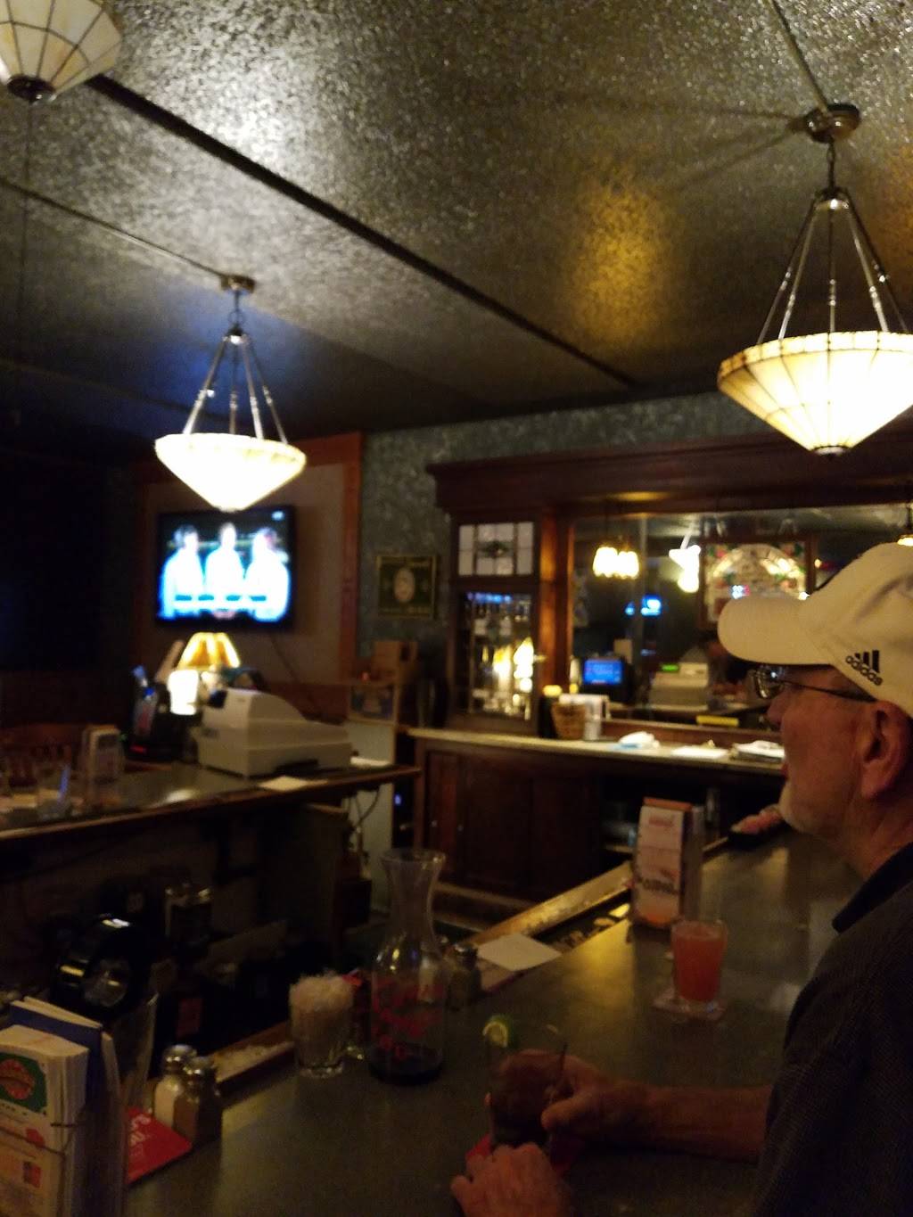 Walts All American Bar | restaurant | 5534 W Central Ave, Wichita, KS 67212, USA | 3169439567 OR +1 316-943-9567