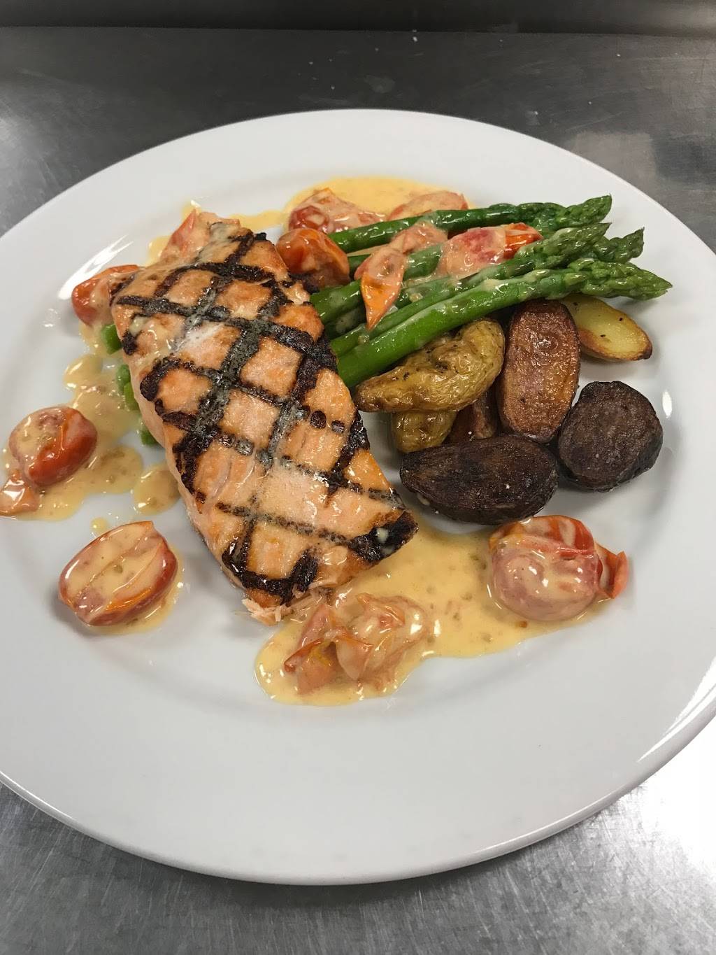 Corner Kitchen | restaurant | 101 S Main St, Blackstone, VA 23824, USA | 4342980001 OR +1 434-298-0001