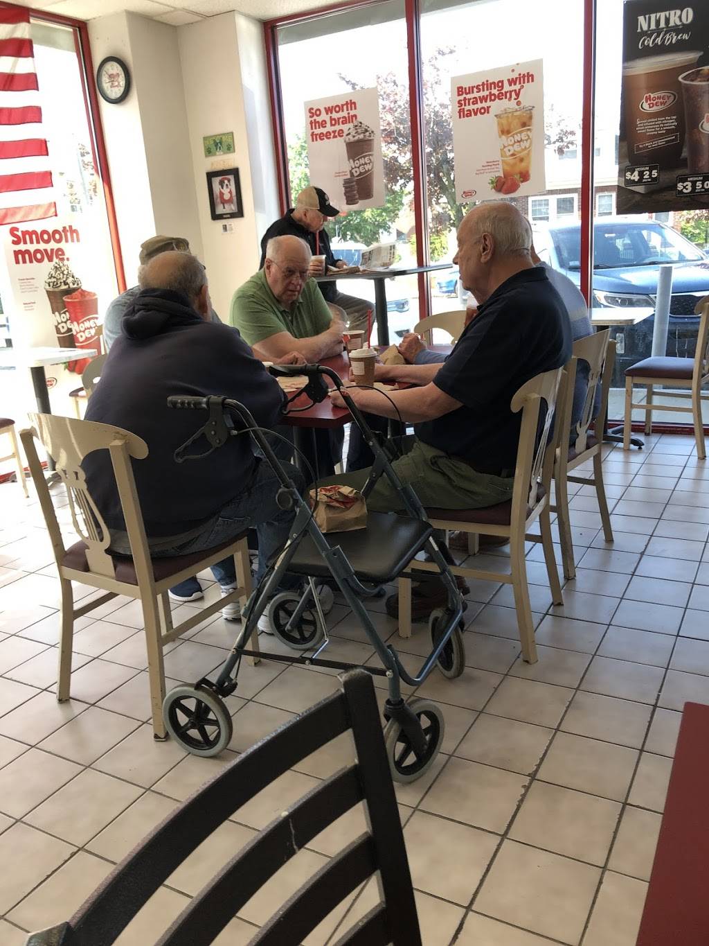 Honey Dew Donuts | bakery | 2 Shirley St, Winthrop, MA 02152, USA | 6175399090 OR +1 617-539-9090