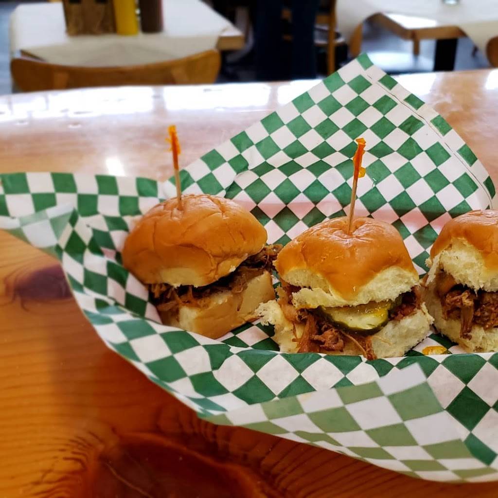 Husicks Taphouse | restaurant | 36510 Riverview Dr, Clarksburg, CA 95612, USA | 9167441599 OR +1 916-744-1599