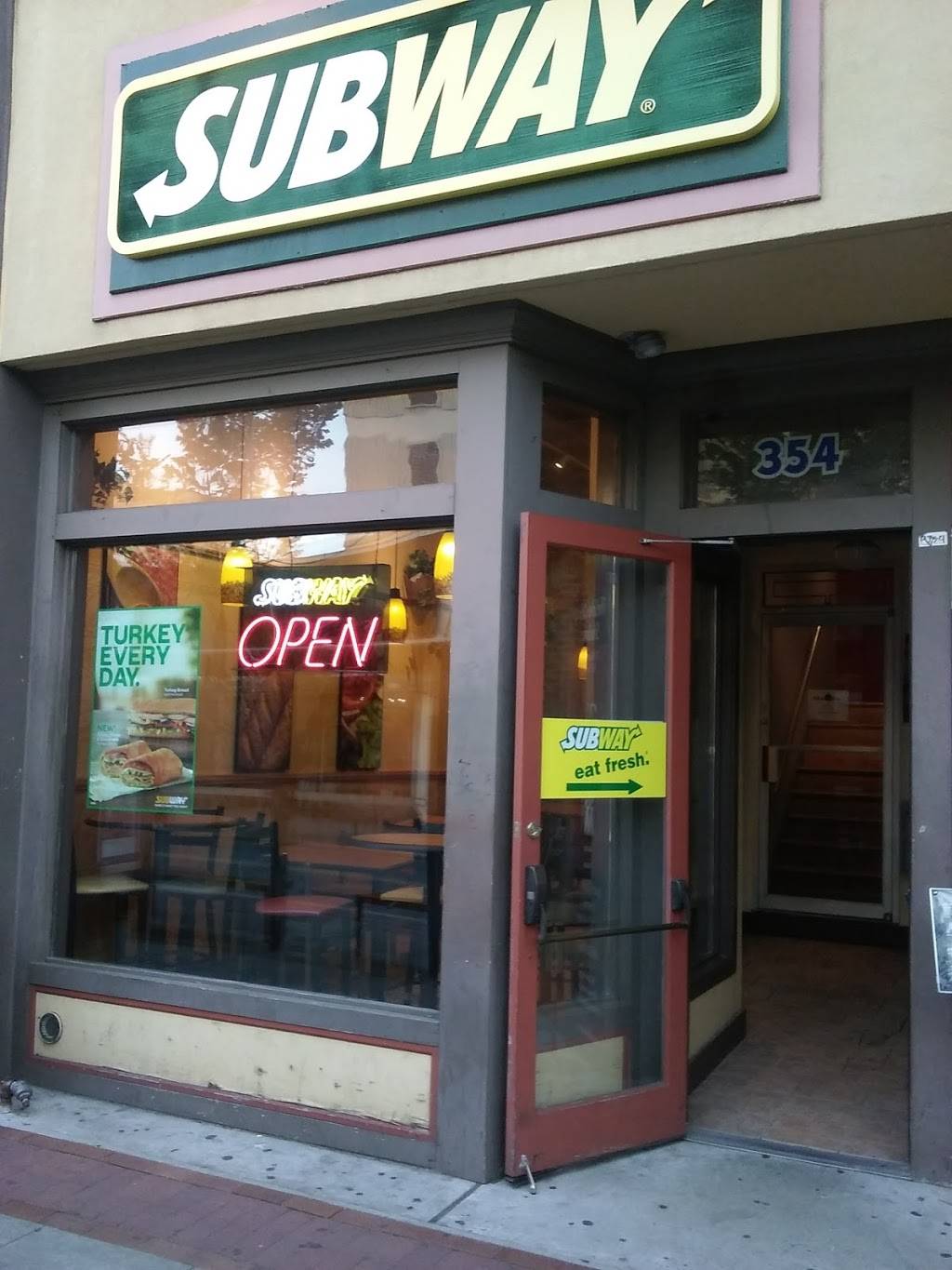 Subway Restaurants | restaurant | path between gym and food Ct, New Brunswick, NJ 08901, USA | 7322961122 OR +1 732-296-1122