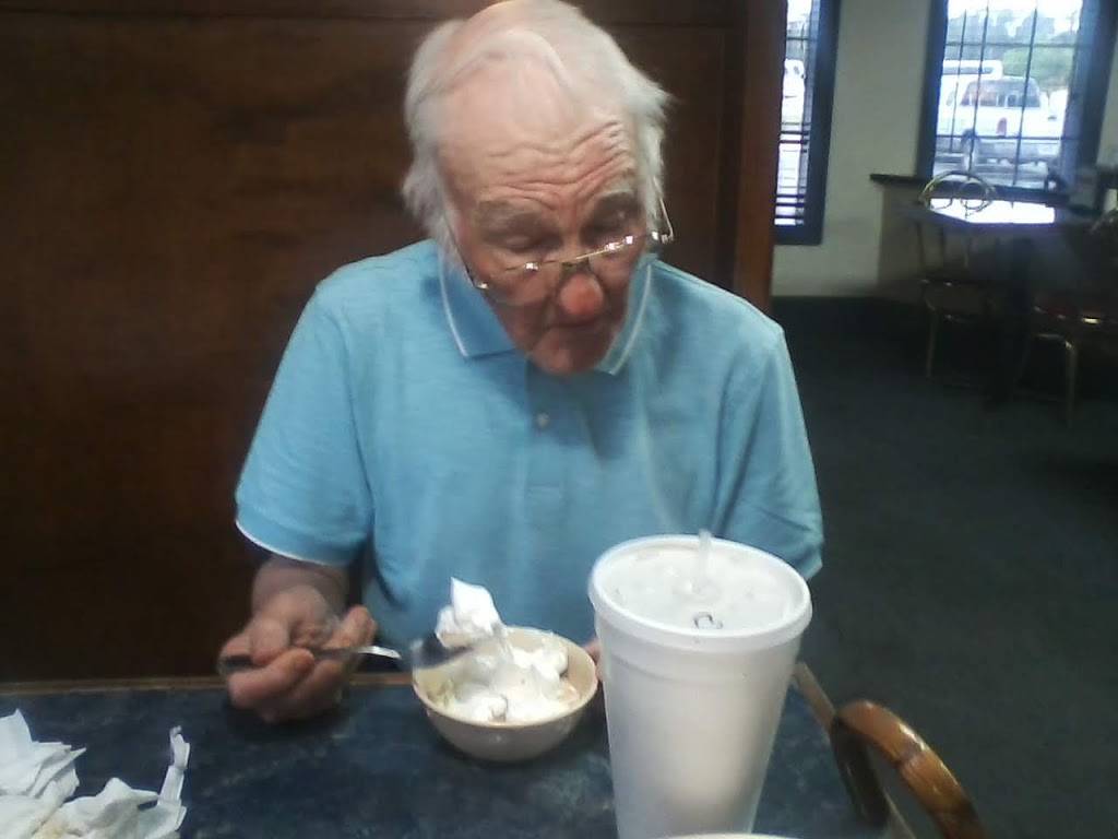 Village Pizza | restaurant | Eastman, GA 31023, USA | 4783743312 OR +1 478-374-3312