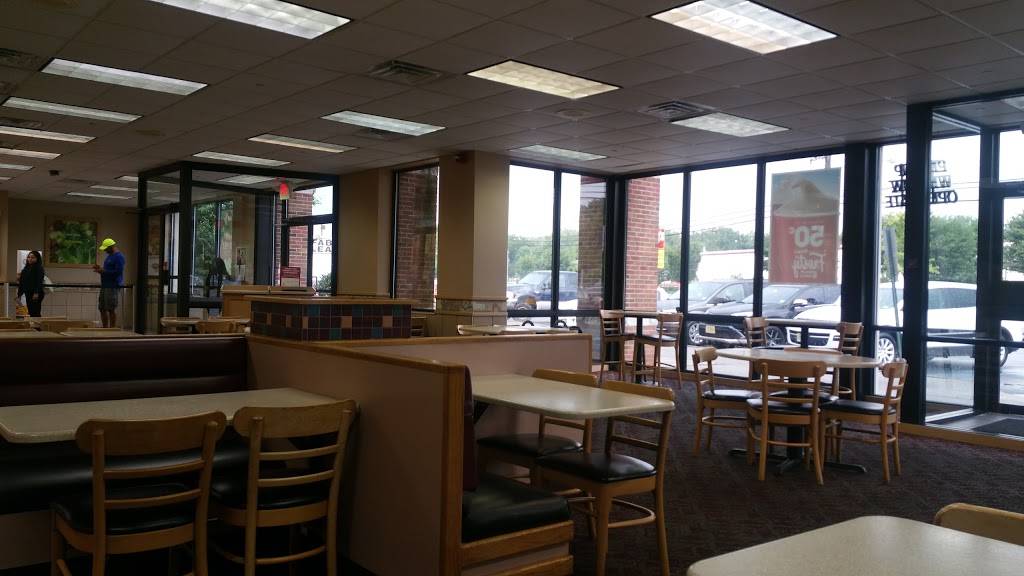 Wendys | restaurant | 296 East, NJ-4, Paramus, NJ 07652, USA | 2014579035 OR +1 201-457-9035