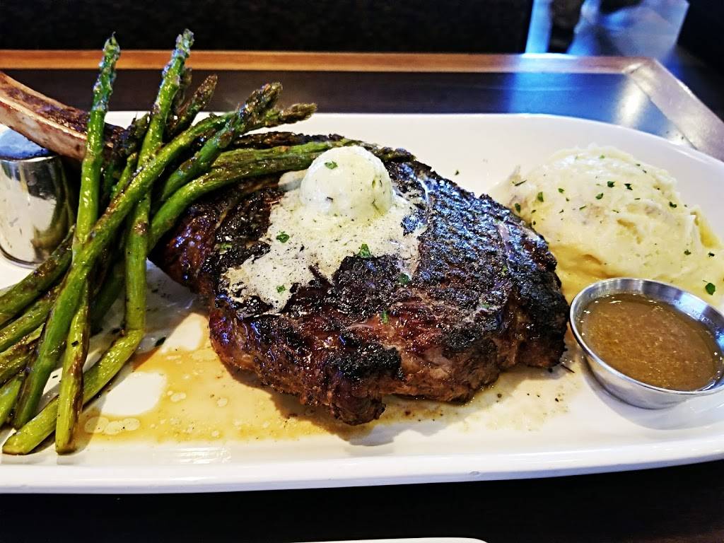 Lyon Grill | restaurant | 20889 Pontiac Trail, South Lyon, MI 48178, USA | 2484374903 OR +1 248-437-4903