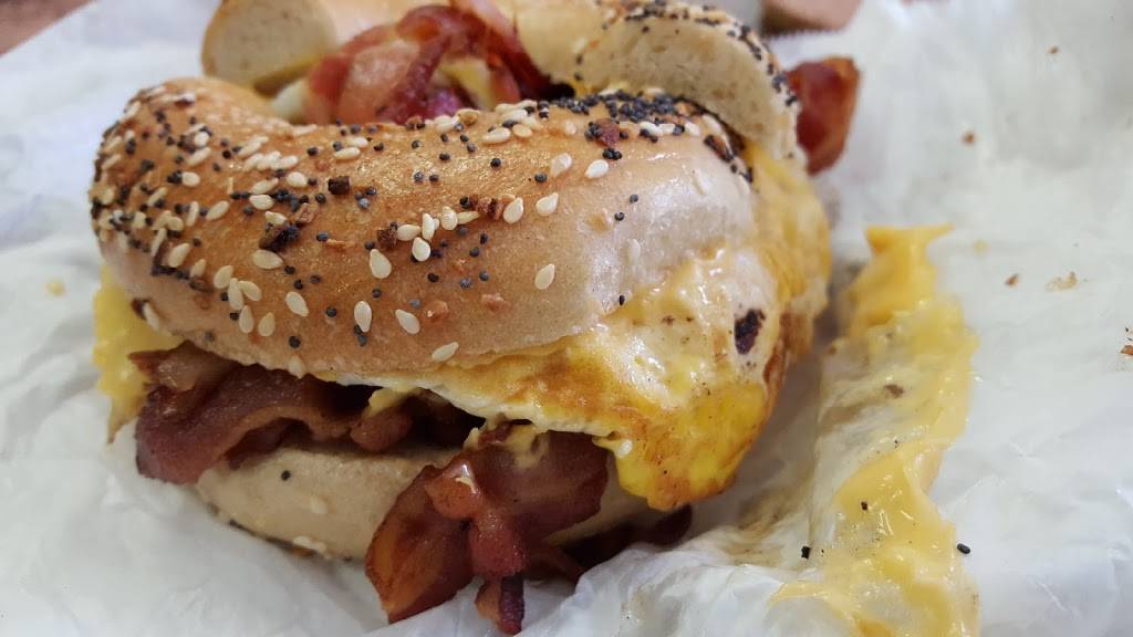 GW Delicatessen | bakery | 2133 G St NW, Washington, DC 20037, USA | 2023319391 OR +1 202-331-9391