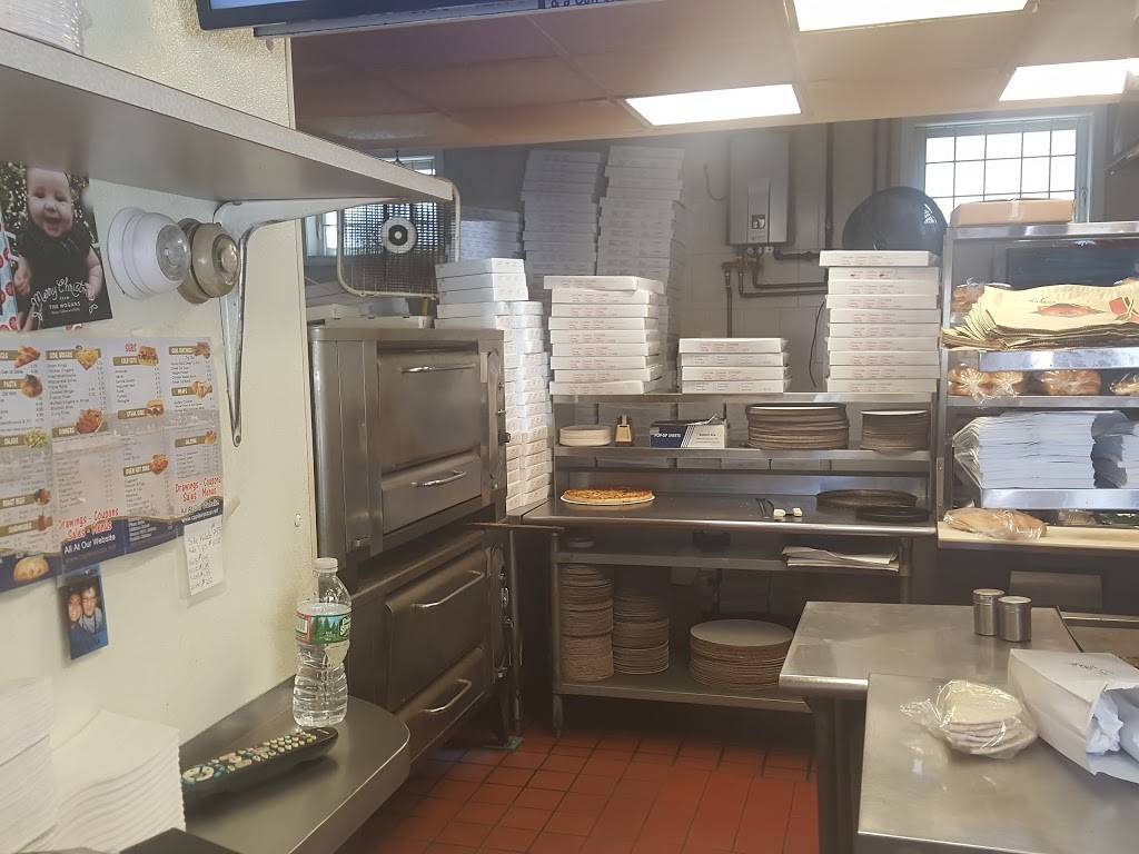 Captain Pizza & Roast Beef | meal takeaway | 3 Railroad Ave, Swampscott, MA 01907, USA | 7815931568 OR +1 781-593-1568