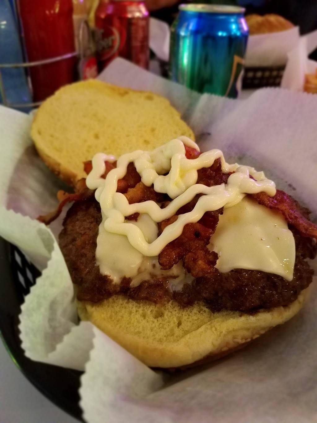 Retro Burger & Ice Cream | restaurant | 795 Massachusetts Ave, Arlington, MA 02476, USA | 7817772139 OR +1 781-777-2139