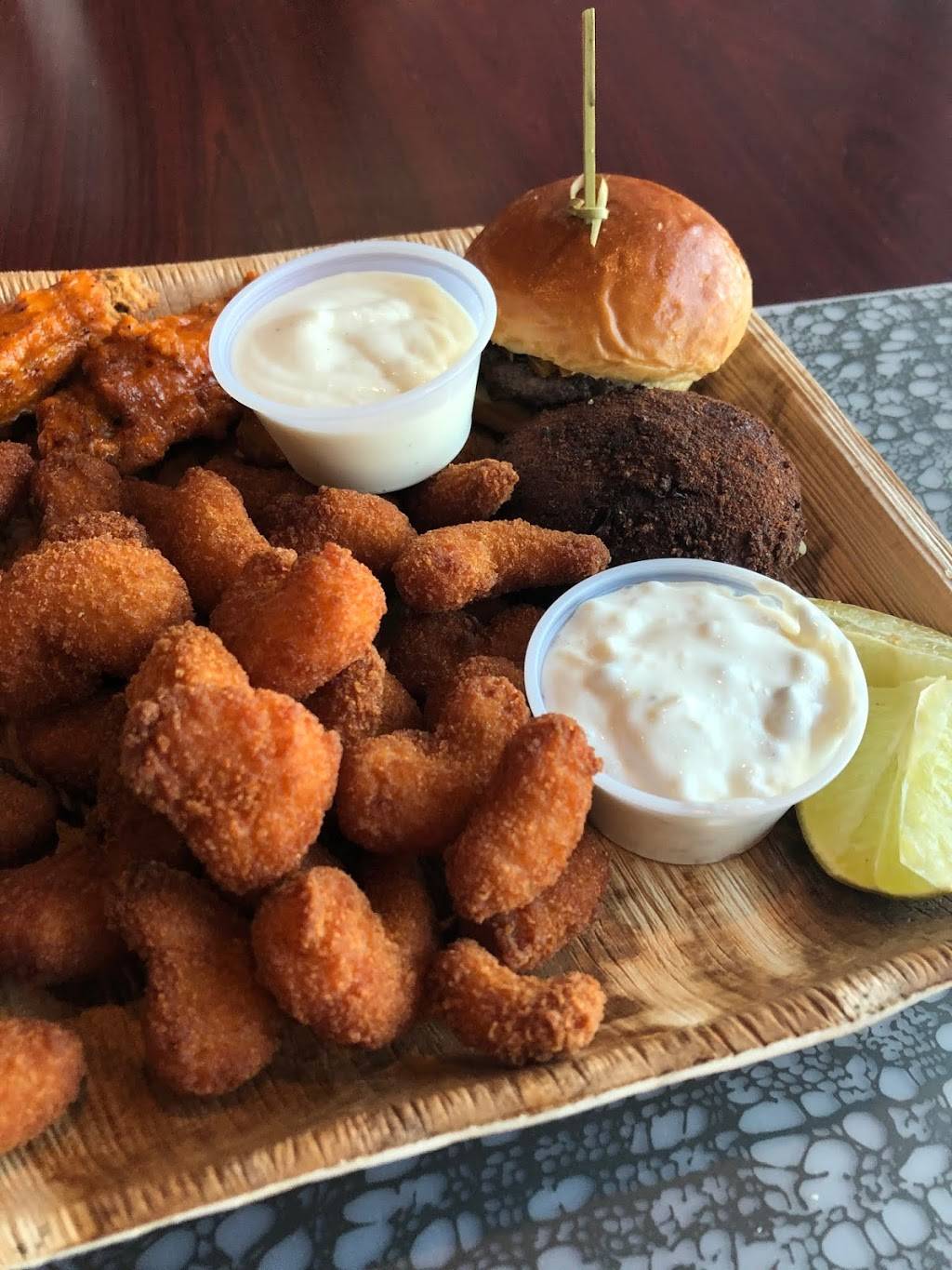 Bowery Bay Tavern | cafe | LaGuardia Airport (LGA), Terminal B, Flushing, NY 11371, USA | 6463895394 OR +1 646-389-5394