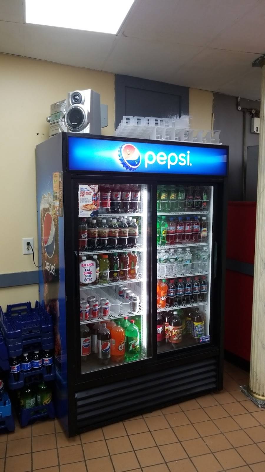 Annex Pizza | restaurant | 43 Main Street Anx, New Haven, CT 06512, USA | 2034662222 OR +1 203-466-2222