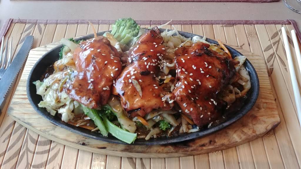 Asie Plus | restaurant | 224 Rue Notre Dame E, Victoriaville, QC G6P 4A1, Canada | 8197580158 OR +1 819-758-0158