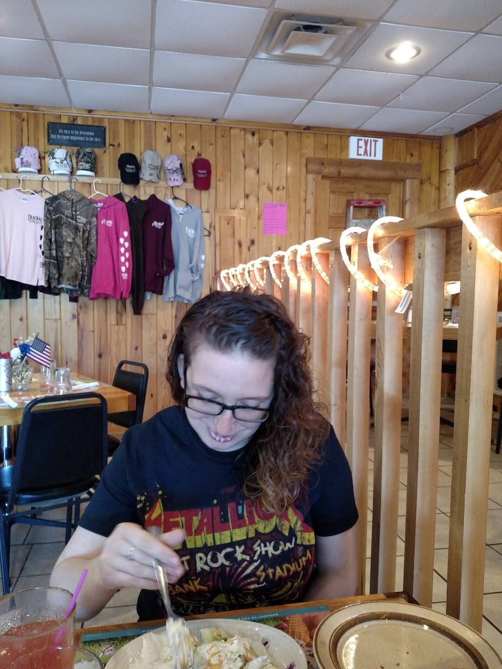 Tracks Bar and Family Dining | restaurant | W7916 Carlton Rd, Spooner, WI 54801, USA | 7156353399 OR +1 715-635-3399