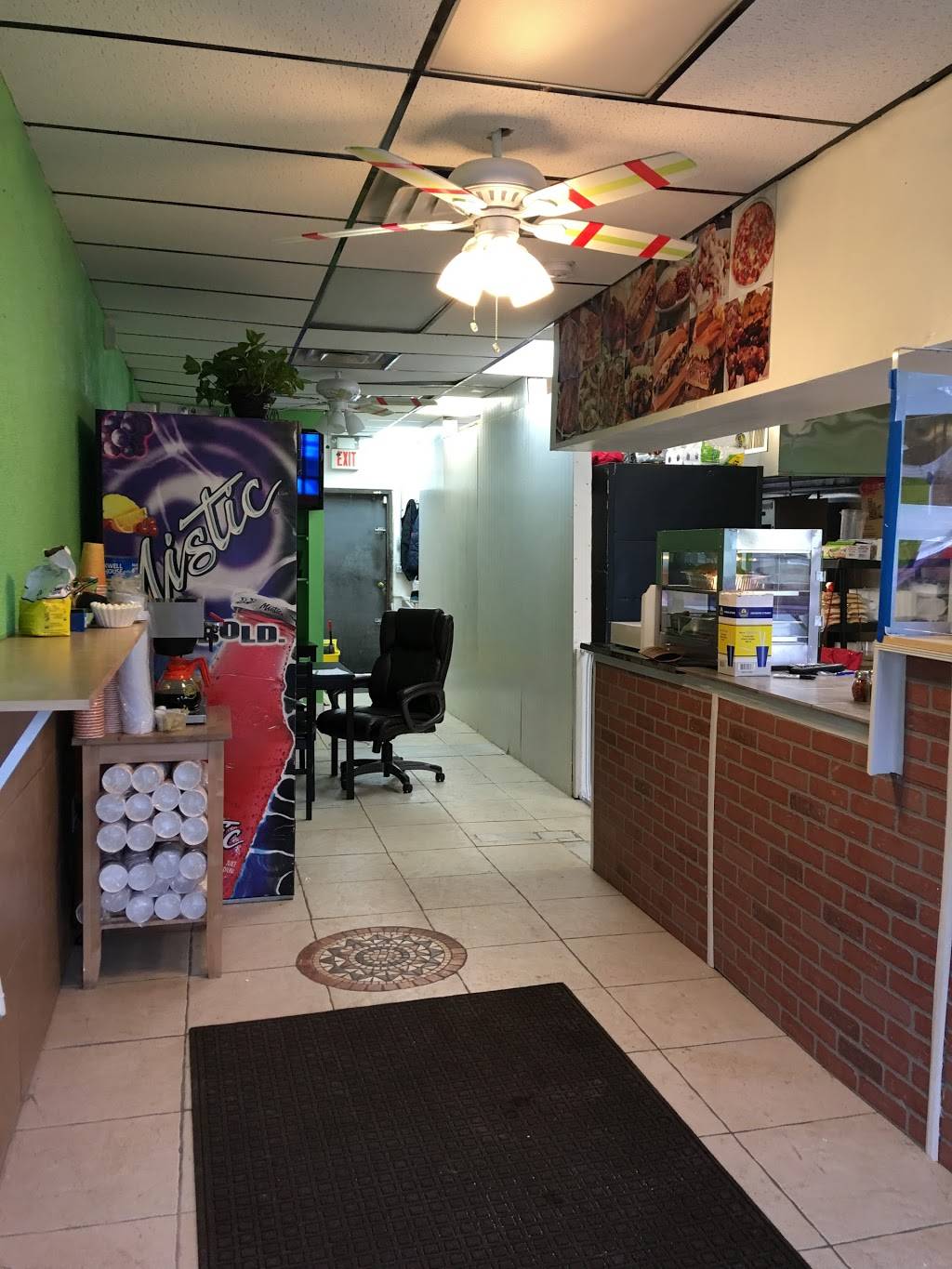 Freddys | restaurant | 400 Amsterdam Ave, Roselle, NJ 07203, USA | 9084454786 OR +1 908-445-4786