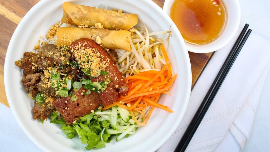 Chao Bistro | restaurant | 355 Elmira Rd N #138, Guelph, ON N1K 1S5, Canada | 5195742426 OR +1 519-574-2426