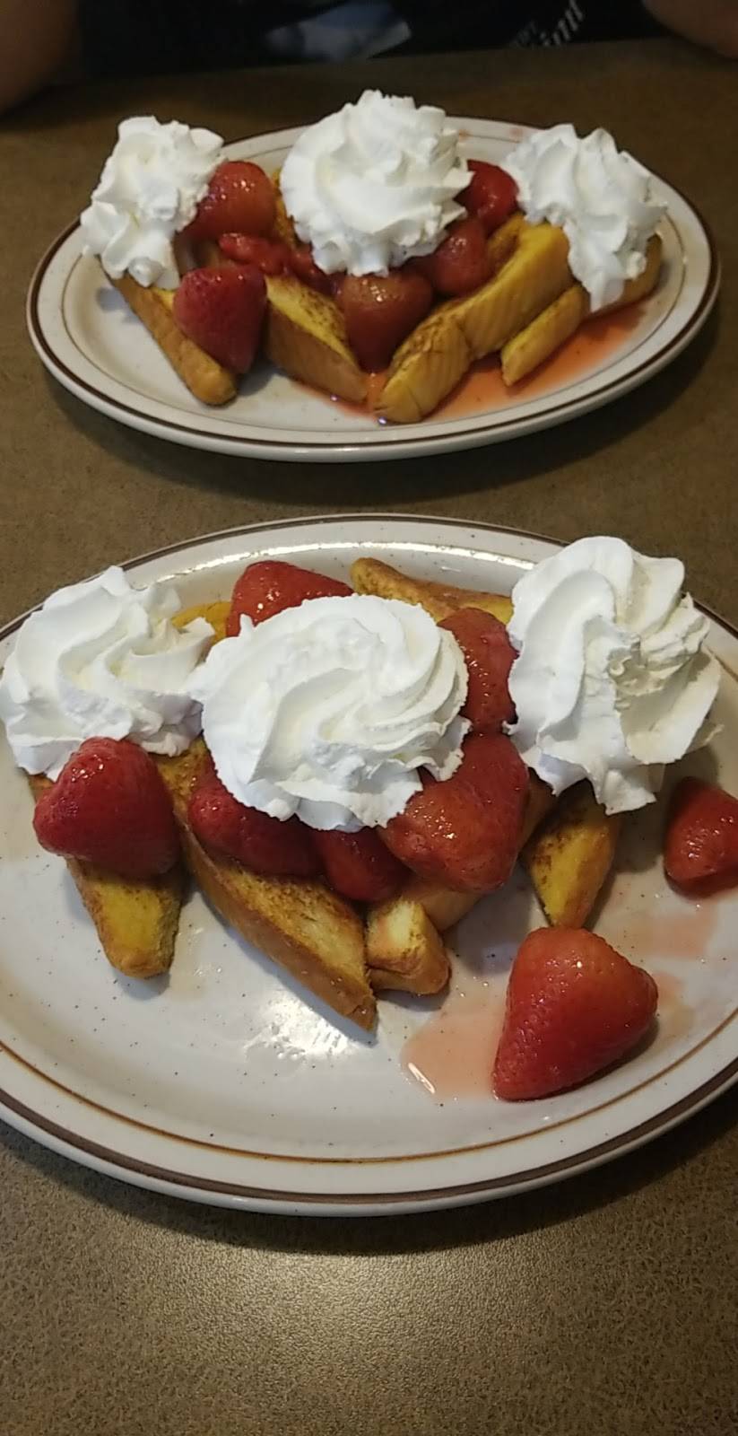 Huck Finn Restaurant | restaurant | 3414 S Archer Ave, Chicago, IL 60608, USA | 7732475515 OR +1 773-247-5515