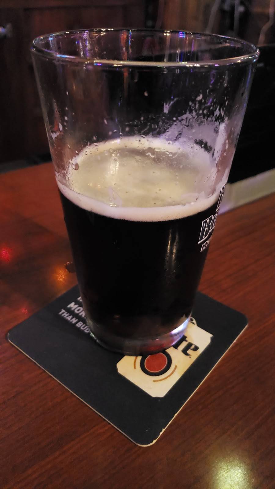 J & Ks Half Moon Tavern | restaurant | 120 W Lincoln Ave, Hinckley, IL 60520, USA | 8152867303 OR +1 815-286-7303