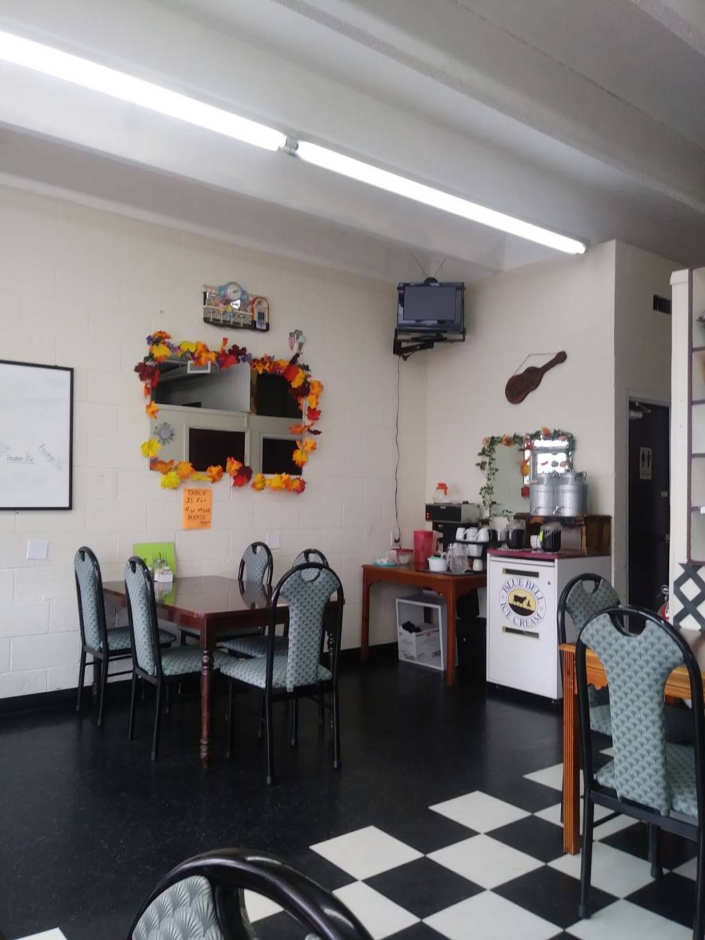 Goodys Café | restaurant | 5528 Clarksville Pike, Joelton, TN 37080, USA | 6158762500 OR +1 615-876-2500