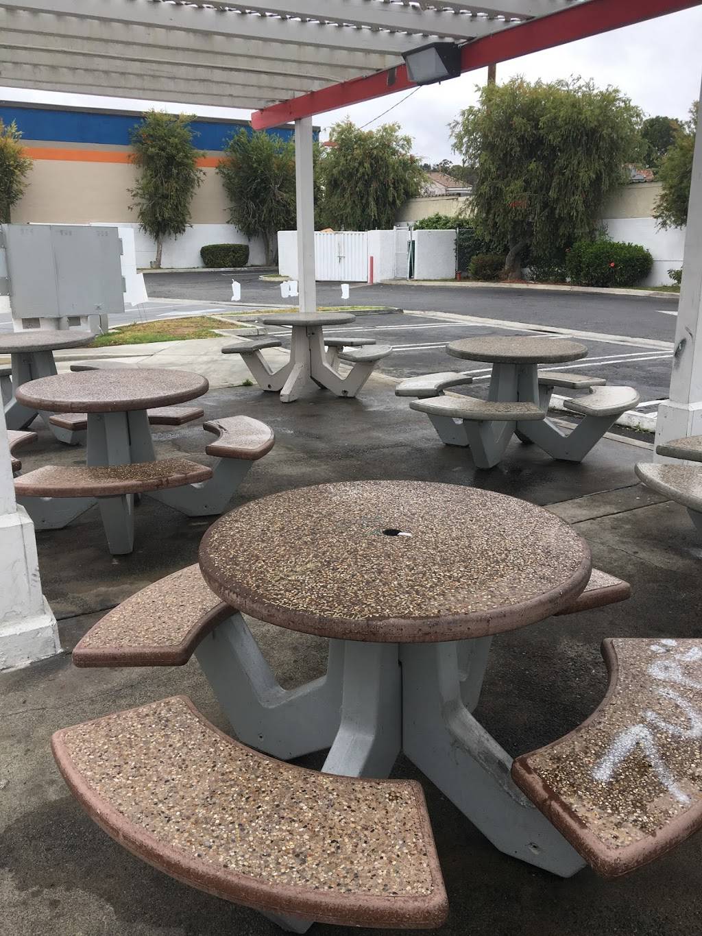 Rallys | restaurant | 2001 E. Pacific Coast Hwy, Long Beach, CA 90804, USA | 5624341490 OR +1 562-434-1490