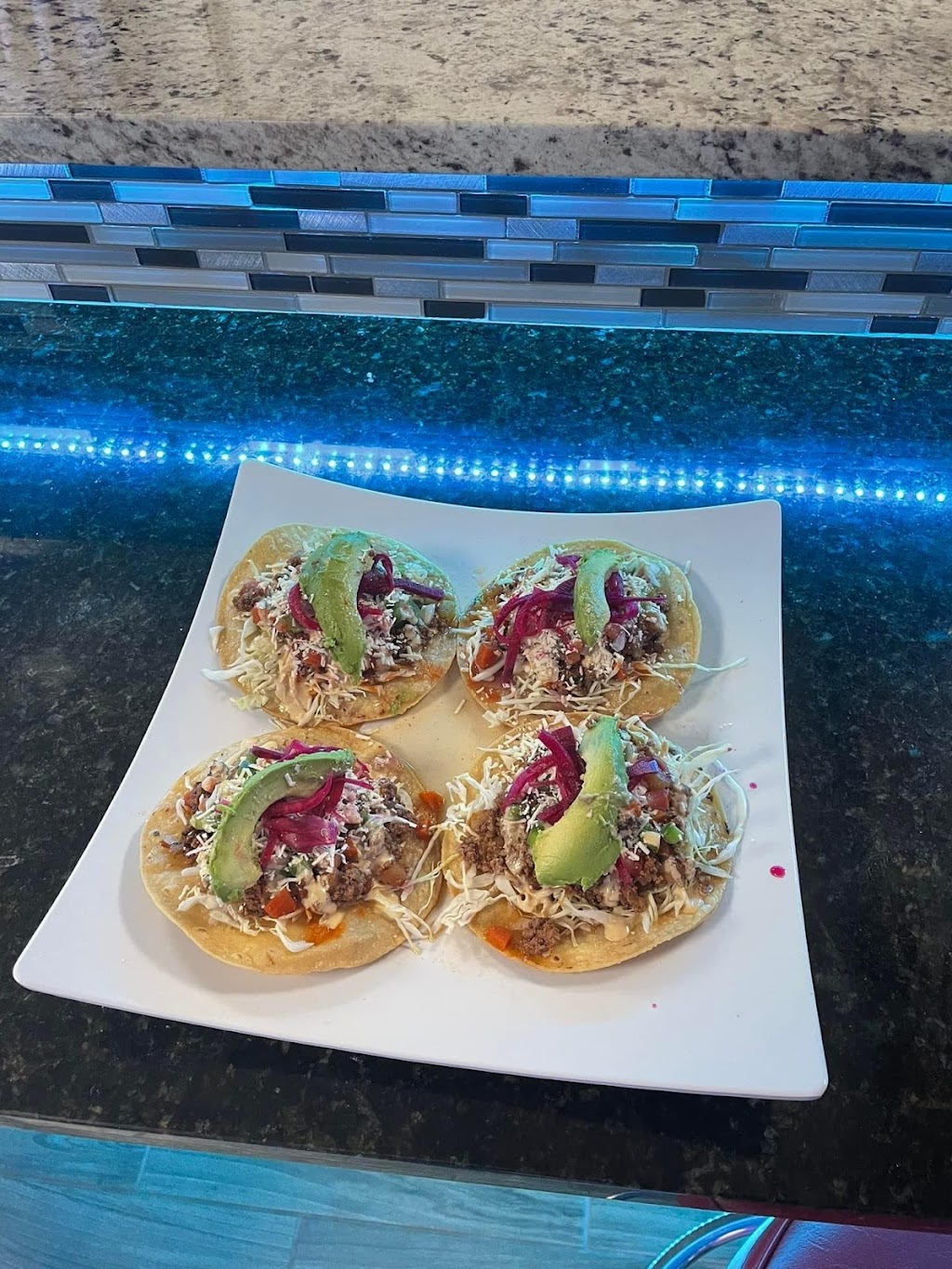 La Familia Restaurant | restaurant | 10911 W Hardy Rd, Houston, TX 77076, USA | 7134854491 OR +1 713-485-4491