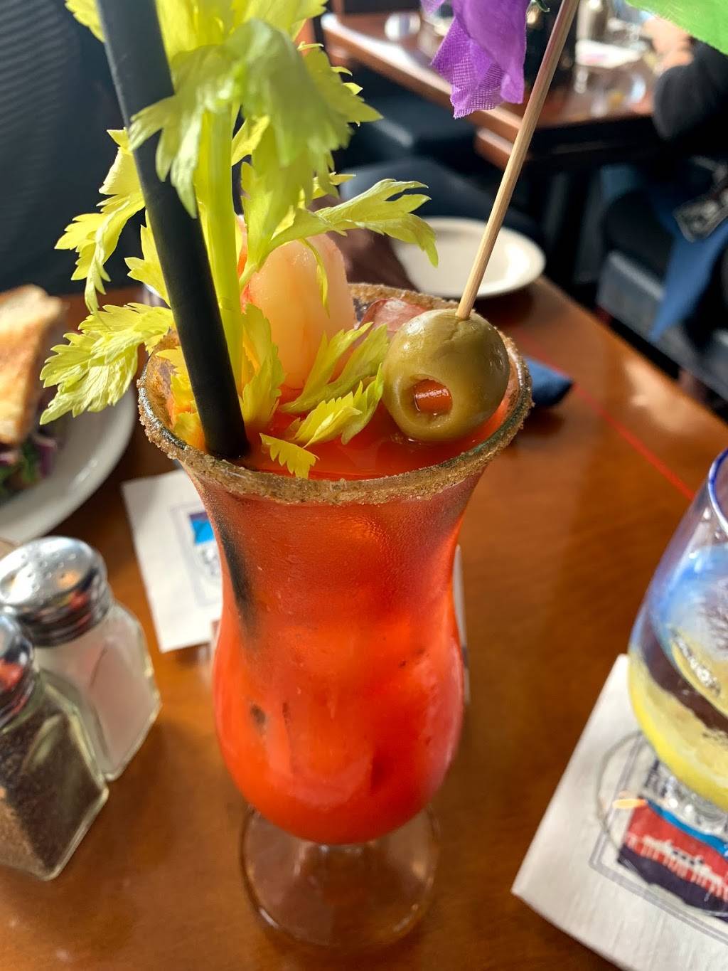 The Harbor Restaurant | restaurant | 210 Stearns Wharf, Santa Barbara, CA 93101, USA | 8059633311 OR +1 805-963-3311