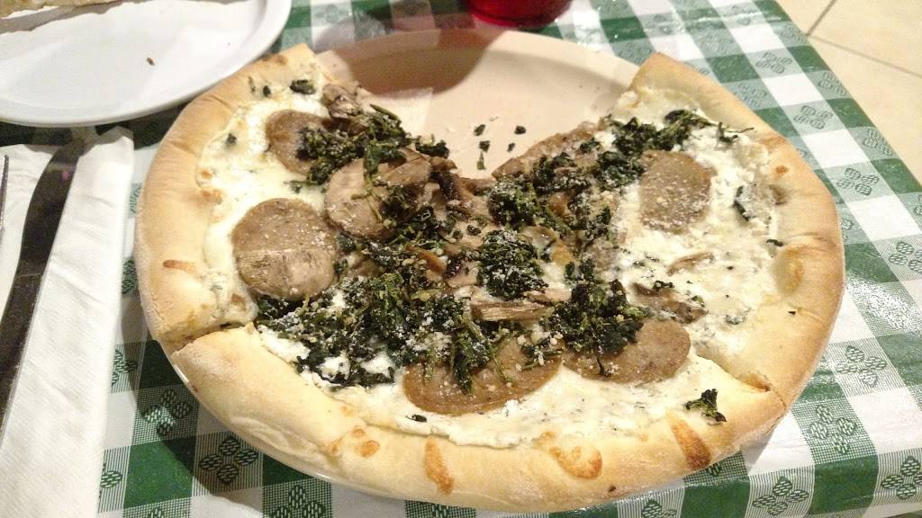 Bella Italian Restaurant | restaurant | 401 E Main St, Bedford, VA 24523, USA | 5405876677 OR +1 540-587-6677