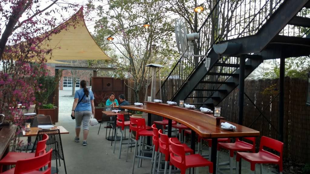 Acme Food & Beverage Co | restaurant | 110 E Main St, Carrboro, NC 27510, USA | 9199292263 OR +1 919-929-2263