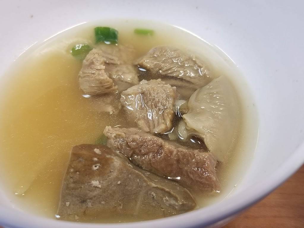 Leonys Filipino Restaurant | restaurant | 2153 N King St #107, Honolulu, HI 96819, USA | 8088473630 OR +1 808-847-3630