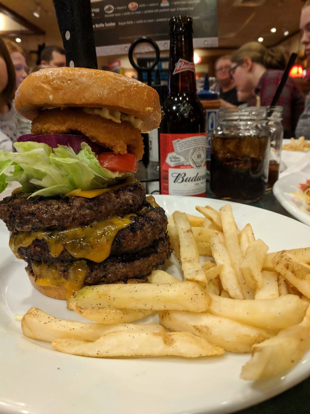 Smokey Bones | meal takeaway | 7848 Mall Rd, Florence, KY 41042, USA | 8593715425 OR +1 859-371-5425