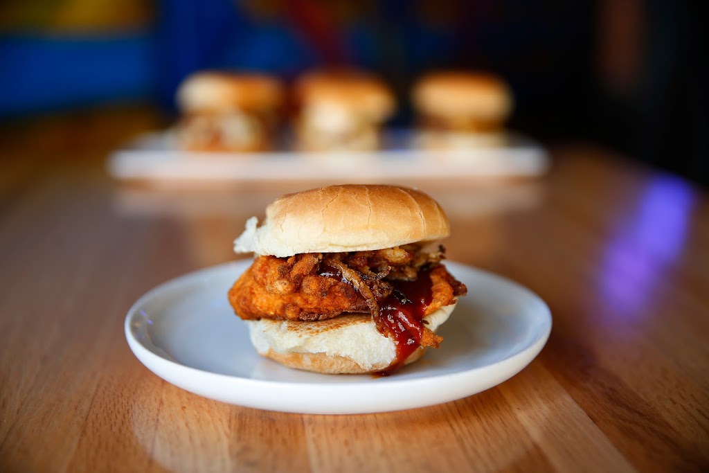 Slider Vibes | restaurant | 22 Market Square, Pittsburgh, PA 15222, USA | 4125865954 OR +1 412-586-5954