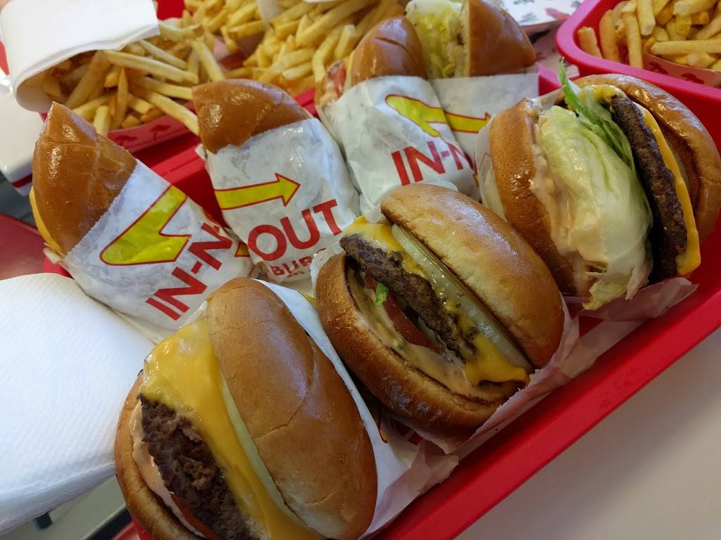In-N-Out Burger | restaurant | 2131 County Center Dr, Santa Rosa, CA 95403, USA | 8007861000 OR +1 800-786-1000