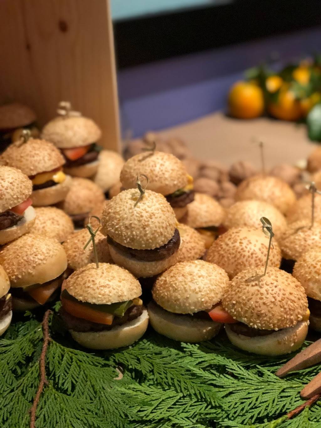 Cafe-teria Europa | restaurant | Tour A, 1600 Boul Saint-Martin Est, Laval, QC H7G 4R8, Canada | 4506676111 OR +1 450-667-6111