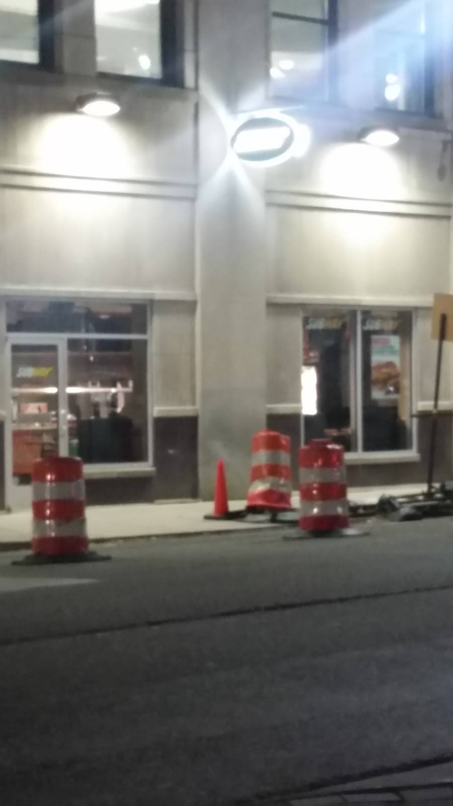 Subway | restaurant | 660 Woodward Ave, Detroit, MI 48226, USA | 3139637770 OR +1 313-963-7770