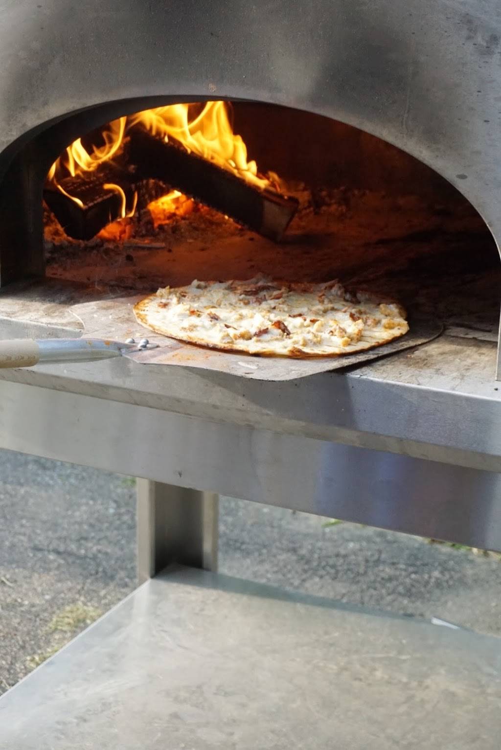 [PIZZA CATERING OFFICE] Newport Pizza Co. | restaurant | 140 Thames St 3rd Floor, Newport, RI 02840, USA | 4016827576 OR +1 401-682-7576