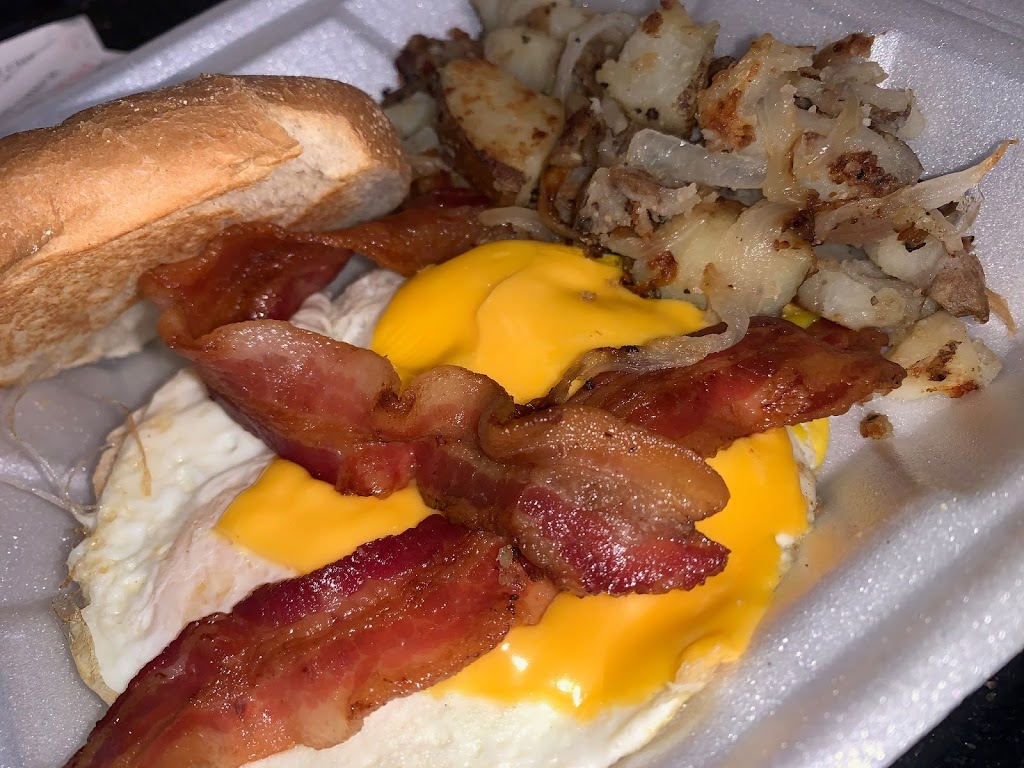 Roxies Place | restaurant | 15 N J St, Lake Worth, FL 33460, USA | 5615086979 OR +1 561-508-6979