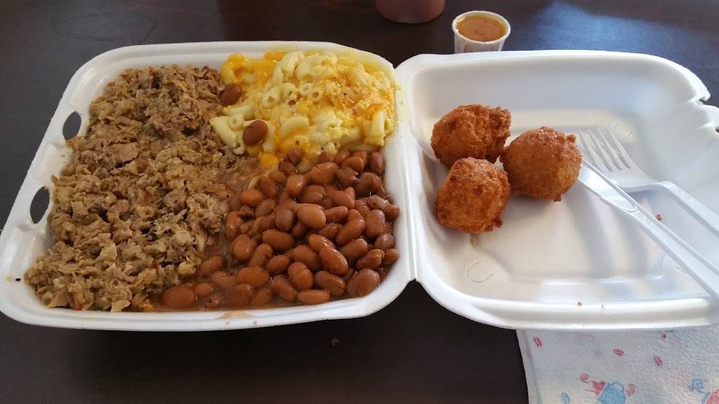 Boss Hogs Bar-B-Que | restaurant | 2314 E Bessemer Ave, Greensboro, NC 27405, USA | 3363701414 OR +1 336-370-1414