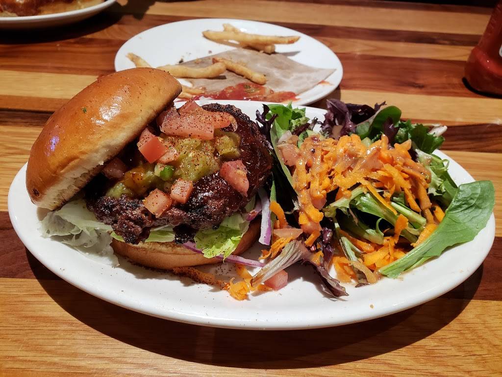 BJs Restaurant & Brewhouse | restaurant | 2730 E Bidwell St, Folsom, CA 95630, USA | 9164042000 OR +1 916-404-2000