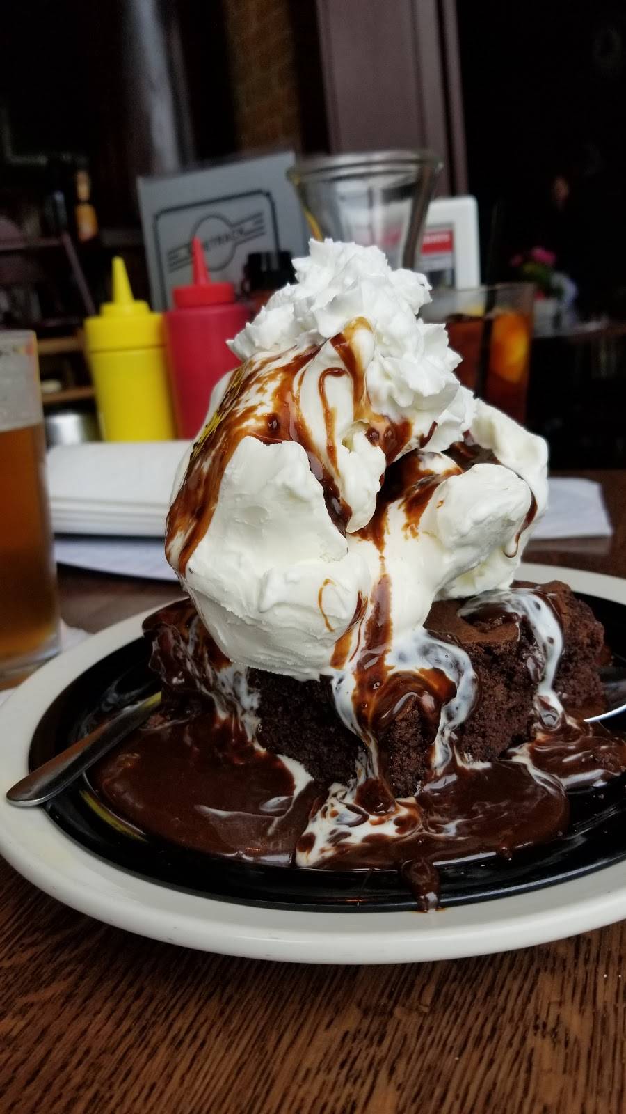 Sidetrack Bar and Grill | restaurant | 56 E Cross St, Ypsilanti, MI 48198, USA | 7344831035 OR +1 734-483-1035