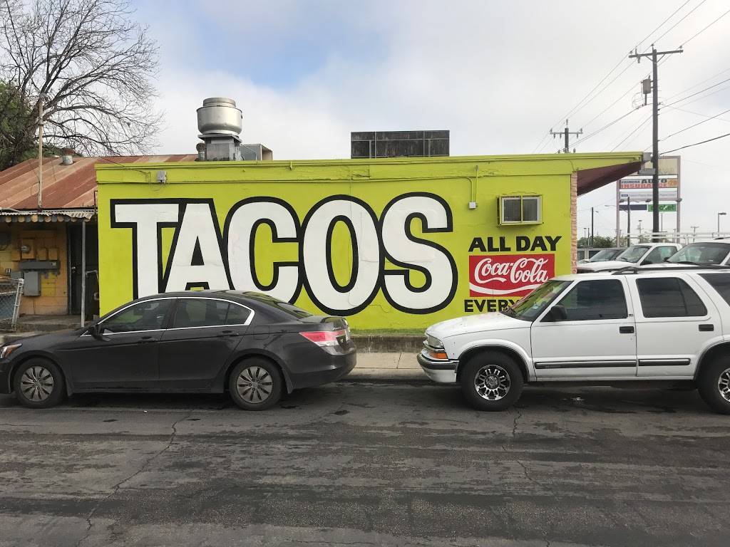 Susanas Mexican Restaurant And Catering | restaurant | 2223 S Zarzamora St, San Antonio, TX 78207, USA | 2103689340 OR +1 210-368-9340