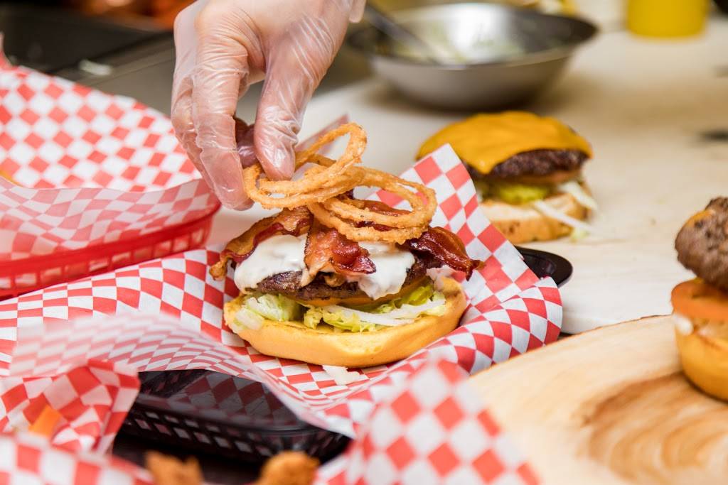 Little Bitty Burger Barn | restaurant | 5503 Pinemont Dr, Houston, TX 77092, USA | 7136836700 OR +1 713-683-6700