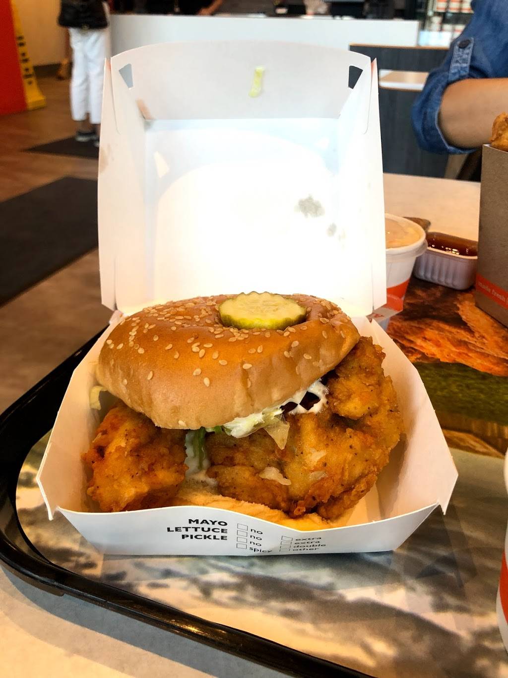 Mary Browns Chicken & Taters | restaurant | 3098 Carling Ave Unit 6B, Nepean, ON K2B 7K2, Canada | 6138280808 OR +1 613-828-0808